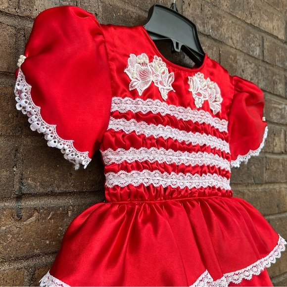 Vintage 80s/90s Red Ruffle White Lace Dress -Embroidered Roses Sz 5 - Picture 4 of 10